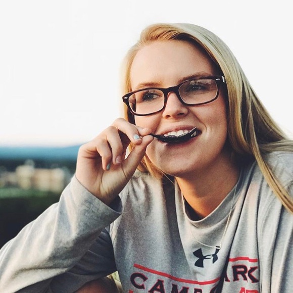 Meet your Posher, Dani - Picture 1 of 1